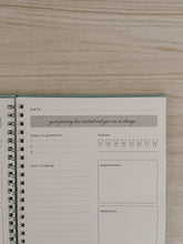Load image into Gallery viewer, IVF Journal and Planner